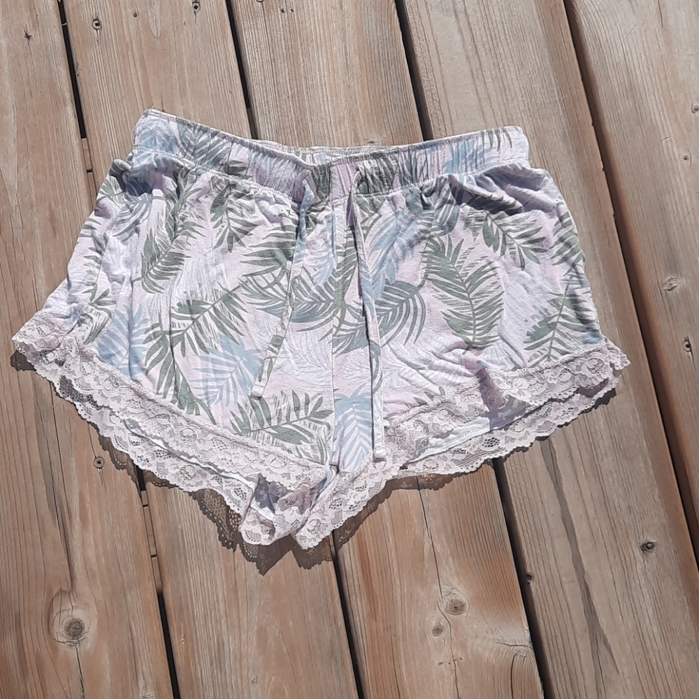 La Vie en Rose shortsβ